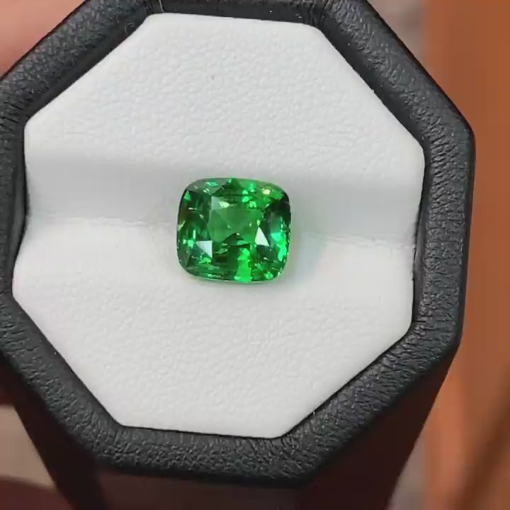 Tsavorite 3.02 ct
